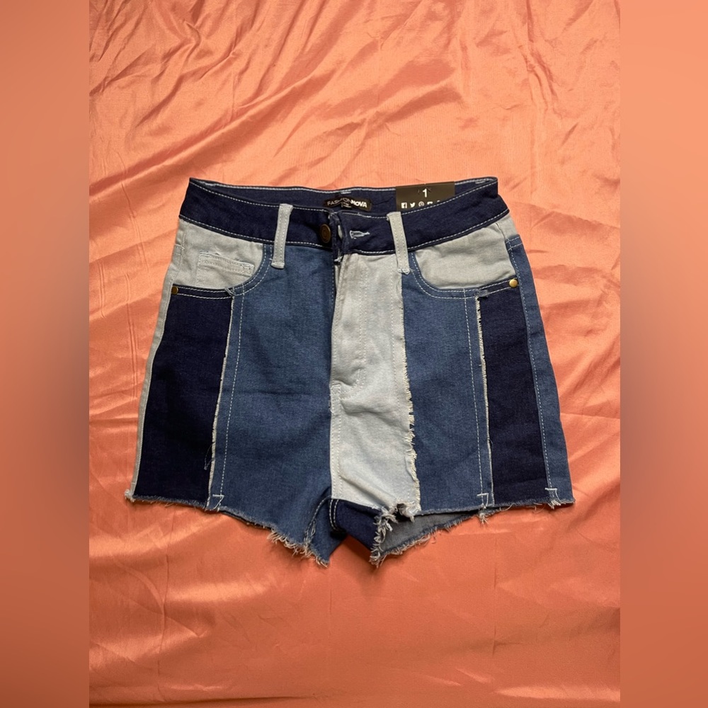 Jean shorts fashion nova.